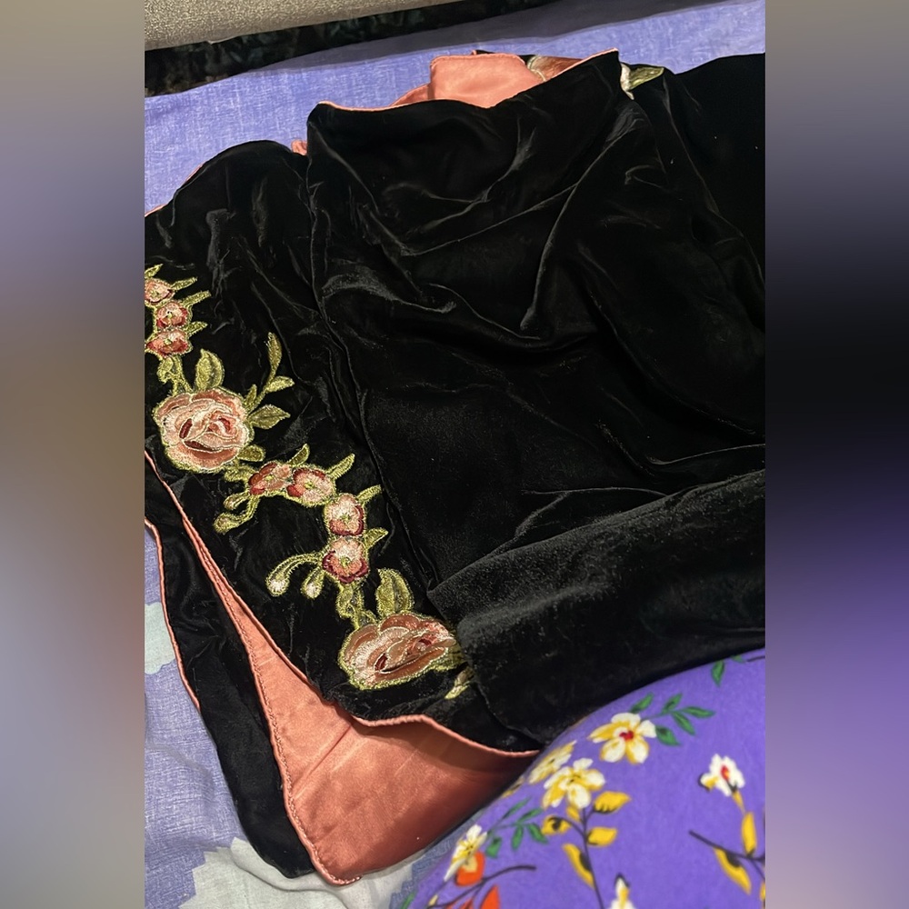 Velvet black shawl